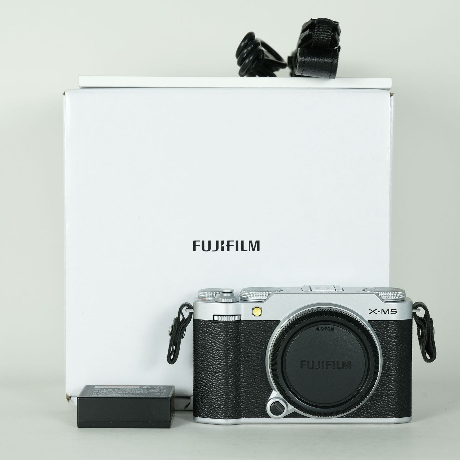 [Excellent Condition | Shutter Count 540] FUJIFILM X-M5 [Body Silver] | FUJIFILM X-mount