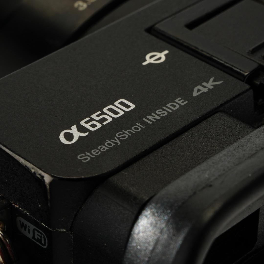 If you don't have pets and want to shoot videos, the α6500 is better than the α6400. SONY 600